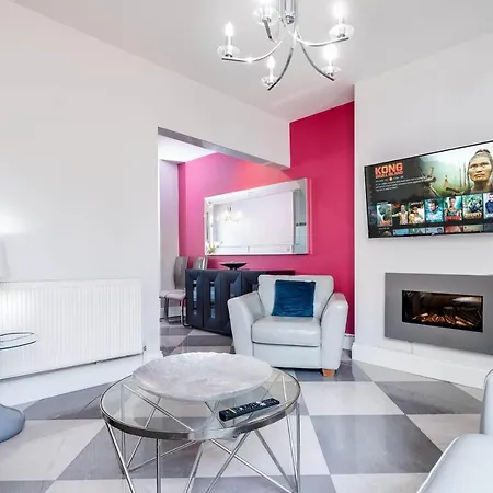 Luxury Townhouse - 4 Bedroom - Edgbaston - Parking- Rated Birmingham